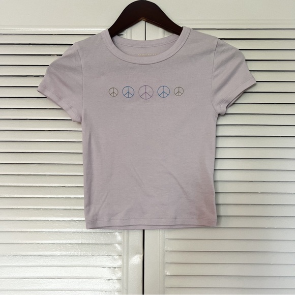 American Eagle | Peace Sign Embroidered Graphic Baby Tee - Picture 1 of 5